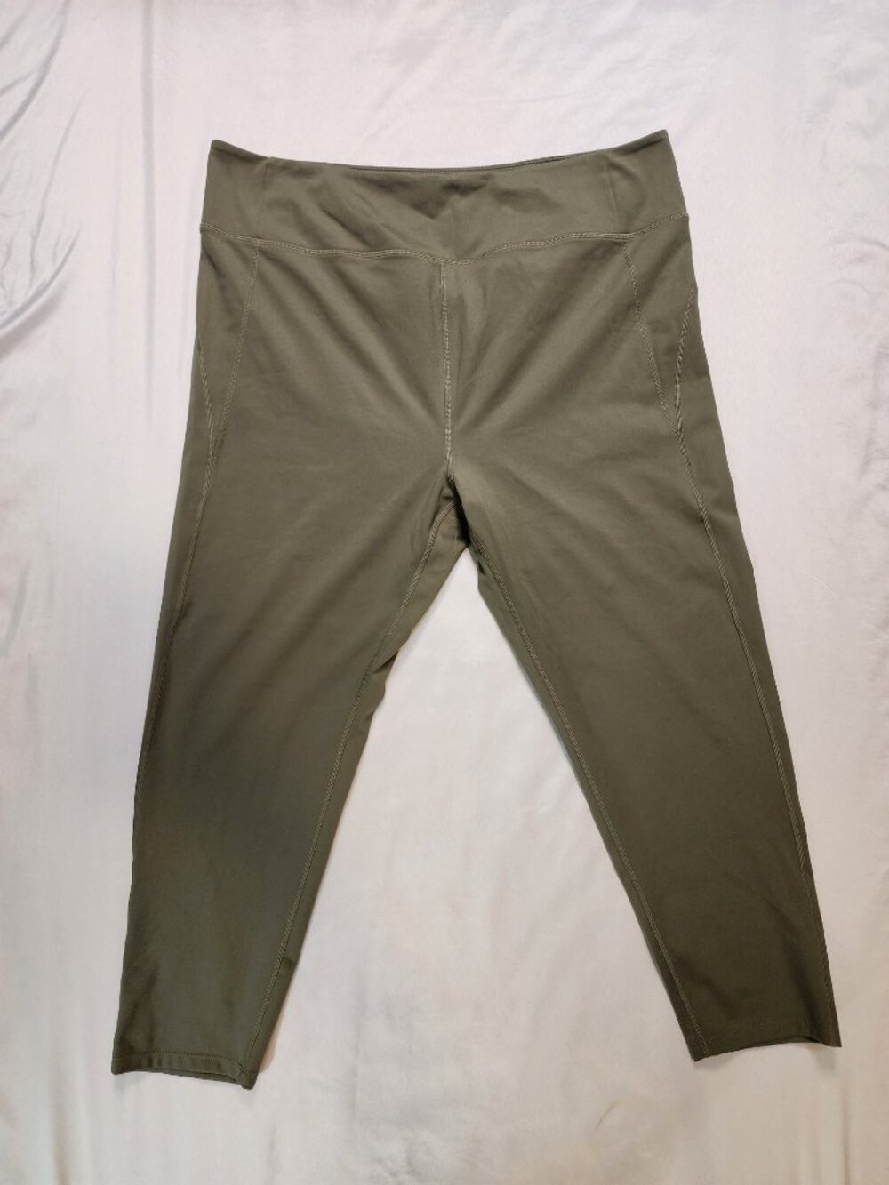 Girlfriend Collective Compressive High Rise Capri Leggings Olive Green 6XL